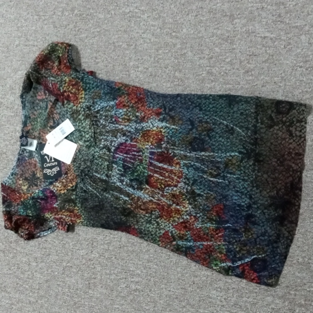 V.1 couture NWT mosaic top